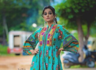 Priyamani Instagram - Thank you my louuuuuu @mehekshetty for styling me so well in this gorgeous dress by @ritukumarhq !! These gorgeous Earrings courtesy my favourite @bandhanemporio ❤️❤️!! Thank you my dearest @sandeepgudalaphotography for these amazing pictures 🤗🤗🤗❤️❤️❤️❤️..makeup and hairstyle by my favourites @pradeep_makeup and @shobhahawale ❤️❤️.. assisted by @kakarla.p .. #dheechampions #etv #lovemyjob #dontmissathing