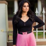 Priyamani Instagram – All hail my louuuuu @mehekshetty for styling me so well in this top and skirt by @hm !! ❤️❤️ pictures courtesy @futureframesphotography 🙏🏻🙏🏻!! Makeup and hairstyle by my favourites @pradeep_makeup and @shobhahawale ❤️..assisted by @kakarla.p !! #dheechampions #etv #dontmissit #lovemyjob