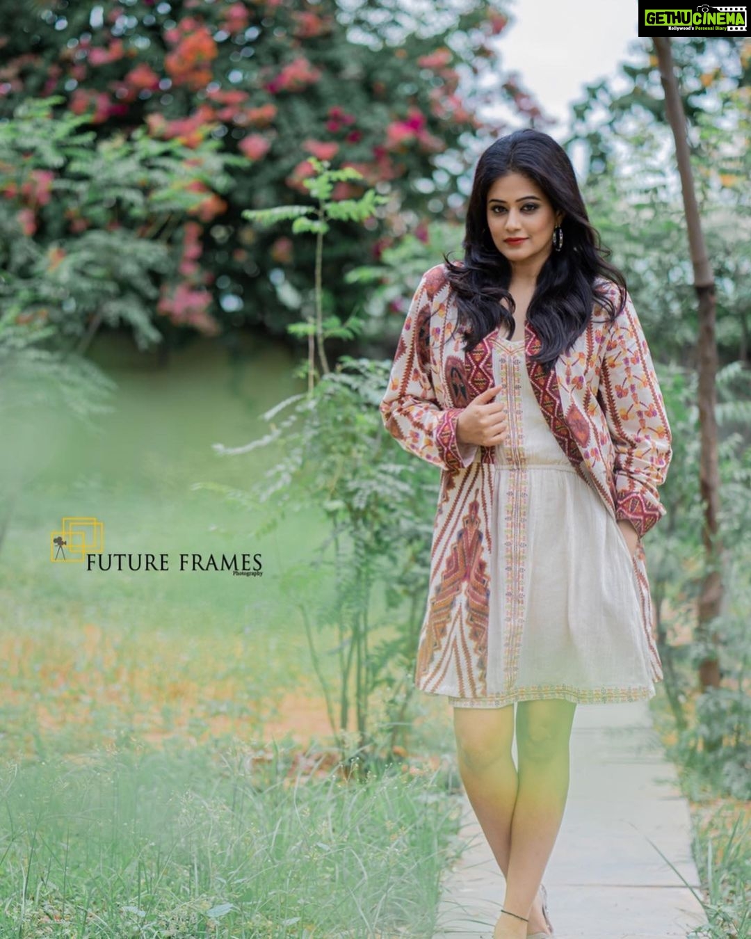 Priyamani Instagram - Thank you my one true louuuuuuu @mehekshetty for styling me so well in this jacket and dress by @vajor !❤️❤️ thank you @futureframesphotography for these gorgeous pictures!! Makeup and hairstyle by my favourites @pradeep_makeup and @shobhahawale ❤️ assisted by @kakarla.p ... #dheechampions #etv #lovemyjob❤️ #dontmissout‼️