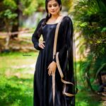 Priyamani Instagram - Thank you so much my louuuuuu @mehekshetty for styling me so well in this gorgeous black kalidar by @styledivalabel !! Earrings courtesy @esma_jewelry Pictures courtesy one my fav @sandeepgudalaphotography !! Makeup and hairstyle by my favourites @pradeep_makeup and @shobhahawale assistant .. @kakarla.p !! #dheechampions #etv #dontmissthis #