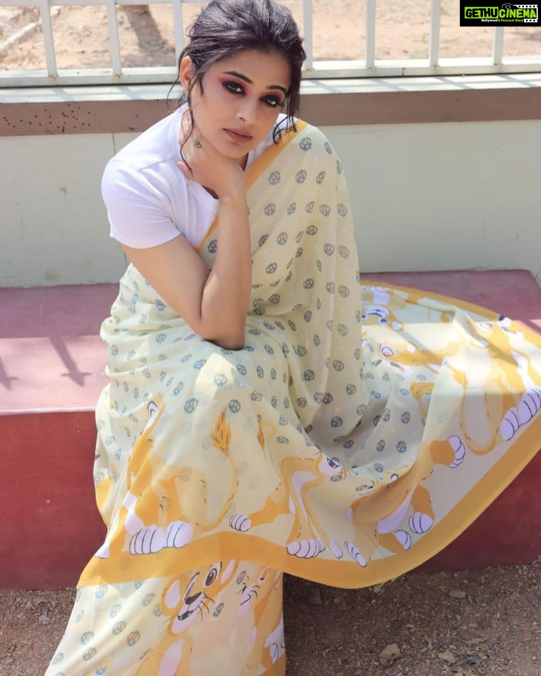 Priyamani Instagram - As you go through life ...you will see that there is so much that we don’t understand...and the only thing we know is things don’t always go the way we plan..... Simba.... thank you my louuuuu @mehekshetty for styling me so well in this gorgeous lion king saree by @quancious !!❤️❤️ makeup by my darling @makeupby_yadhu and hairstyle by @shobhahawale ❤️ pictures courtesy @makeupby_yadhu ❤️❤️❤️ #favouritelook #burgandyeyeshadow #smokeyeyes #dheechampions #etv #dontmiss