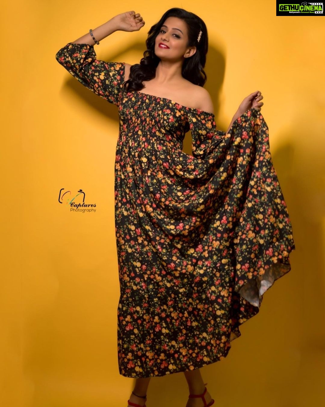 Priyamani Instagram - Life goes by too quickly ..so laugh , love and try new things ..Forgive , forget and don’t hold grudges… Choose to be HAPPY Dress : @rajarani_couture Managed by : @pr4ucommunications Styling: @mehekshetty ❤️❤️❤️ HMU: @pradeep_makeup @shobhahawale Personal assistant: @kakarla.p #etv #dheekingsvsqueens #dontmissout‼️ #behappy #loveyourself