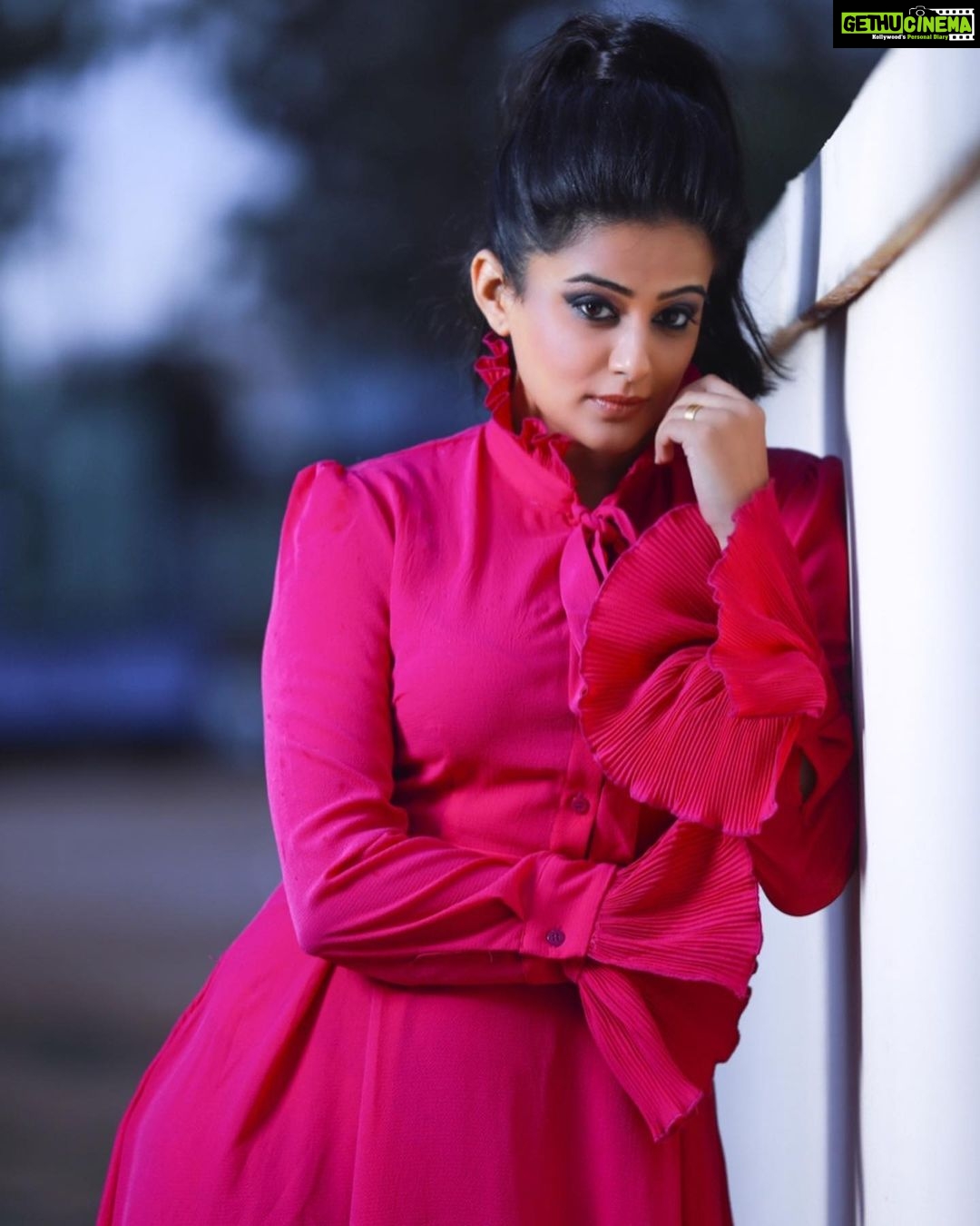 Priyamani Instagram - My louuuu @mehekshetty thank you soooooo much for styling me so well in this long midi dress by @sheinofficial !! Pictures courtesy @vd_galleries !! Makeup and hairstyle by my Priyamani Instagram - My louuuu @mehekshetty thank you soooooo much for styling me so well in this long midi dress by @sheinofficial !! Pictures courtesy @vd_galleries !! Makeup and hairstyle by my