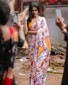 Priyamani Instagram - In Dexter's Laboratory, lives the smartest boy you've ever seen but Dee Dee blows his experiments to smithereens! There is gloom, and doom while things go boom in Dexter's Lab! Wearing this super cute Dexter’s laboratory saree by @quancious !! My Dee Dee @incharaa_suresh thank you for this saree!!! @aanunobby thank you from the bottom of my heart for the last minute blouse for this saree for #keraladanceleague !!! @hari_krishnans thank you for the stunning pics!!! @renjurenjimar I love you !!❤️ thank you for making me look amazing !! And my darling @sudhiar thank you for the hairstyle!!! #lastofthecartoonseriesihope #sorrynotsorry #lovingthislook #keraladanceleague #ecofriendlysarees #