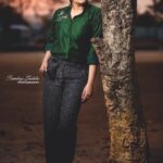 Priyamani Instagram - What would I do without you my louuu @mehekshetty ❤️❤️ you are the bestestest❤️ thank you for styling me so classily in this shirt and pant by @aurastudioindia !! Pictures courtesy my favourite @sandeepgudalaphotography !! Makeup by @maheshdoiphode91 and hairstyle by @shobhahawale ❤️❤️!! #gogreen💚 #dheejodi #etv #funepisode #dontmissit #