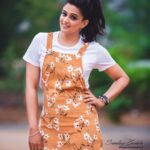 Priyamani Instagram - Wearing this super cute dungarees dress by @sheinofficial ..styled by my one and only louuuuu @mehekshetty ❤️ ...pictures courtesy the super talented @sandeepgudalaphotography 🤗😘.. makeup and hairstyle by my favourites @pradeep_makeup and @shobhahawale ❤️ #dheejodi #etv #superfunepisode #dontmissit # Nanakramguda, Andhra Pradesh, India