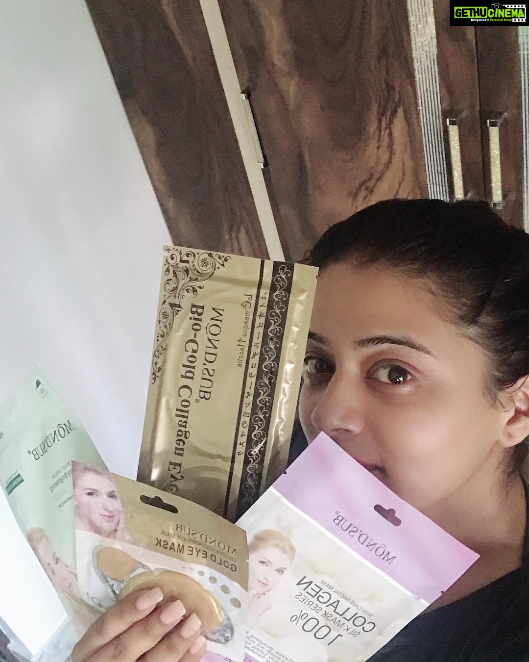 Priyamani Instagram - So this is what the Mond’Sub Paris hamper looks like. You will receive 7 top products in a cosmetic pouch❤️ GIVEAWAY ... I have teamed up with @mondsubindia to giveaway masks to my Instagram followers 😊 1) To enter follow me @pillumani + @mondsubindia 2) Like this post with a comment on why you like sheet masks 3) Repost and Tag your 3 best friends to participate in the giveaway 4) Tag @pillumani + @mondsubindia when reposting 3 winners will be announced within 48 hours 😊🤗😘 ..