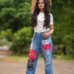 Priyamani Instagram - I am not here to fit in with the world …. I am here to make my own 😎 Tshirt : @onlyindia Jeans : @urbanic_official Styling: @mehekshetty 👼👼👼❤️❤️❤️ Pictures: @v_capturesphotography Makeup: @pradeep_makeup Hairstylist: @shobhahawale Personal assistant : @kakarla.p #etv #dheekingsvsqueens 👸🏻🤴 #lovemyjob