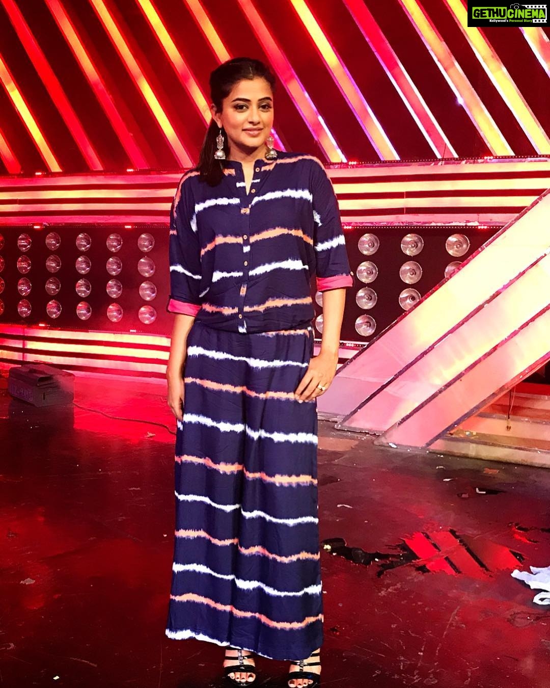 Priyamani Instagram - Thank u my louuuu @mehekshetty for this awesome jumpsuit by @ajiolife ..pic courtesy @sandeepgudalaphotography ..makeup and hairstyle by @maheshdoiphode91 and @shobhahawale ... #etv #dhee10shoot #