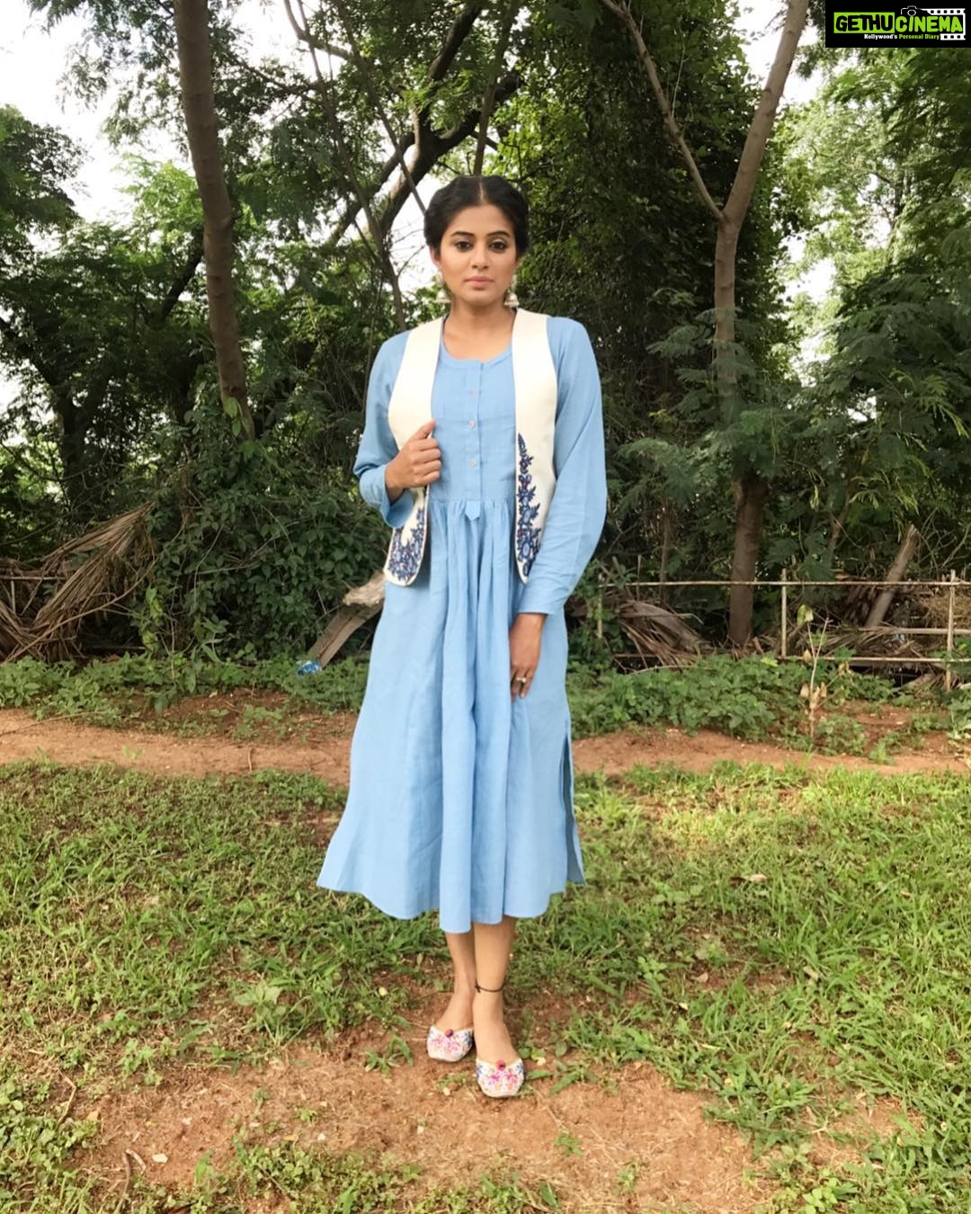 Priyamani Instagram - Thank u so much @khadijeh_clothing for this jacket dress and @sangeetaboochra for these jhumkis and @vagabondbyjaanvichowhan for styling me!!loved this look!!😘😍#Dhee10 #etv#