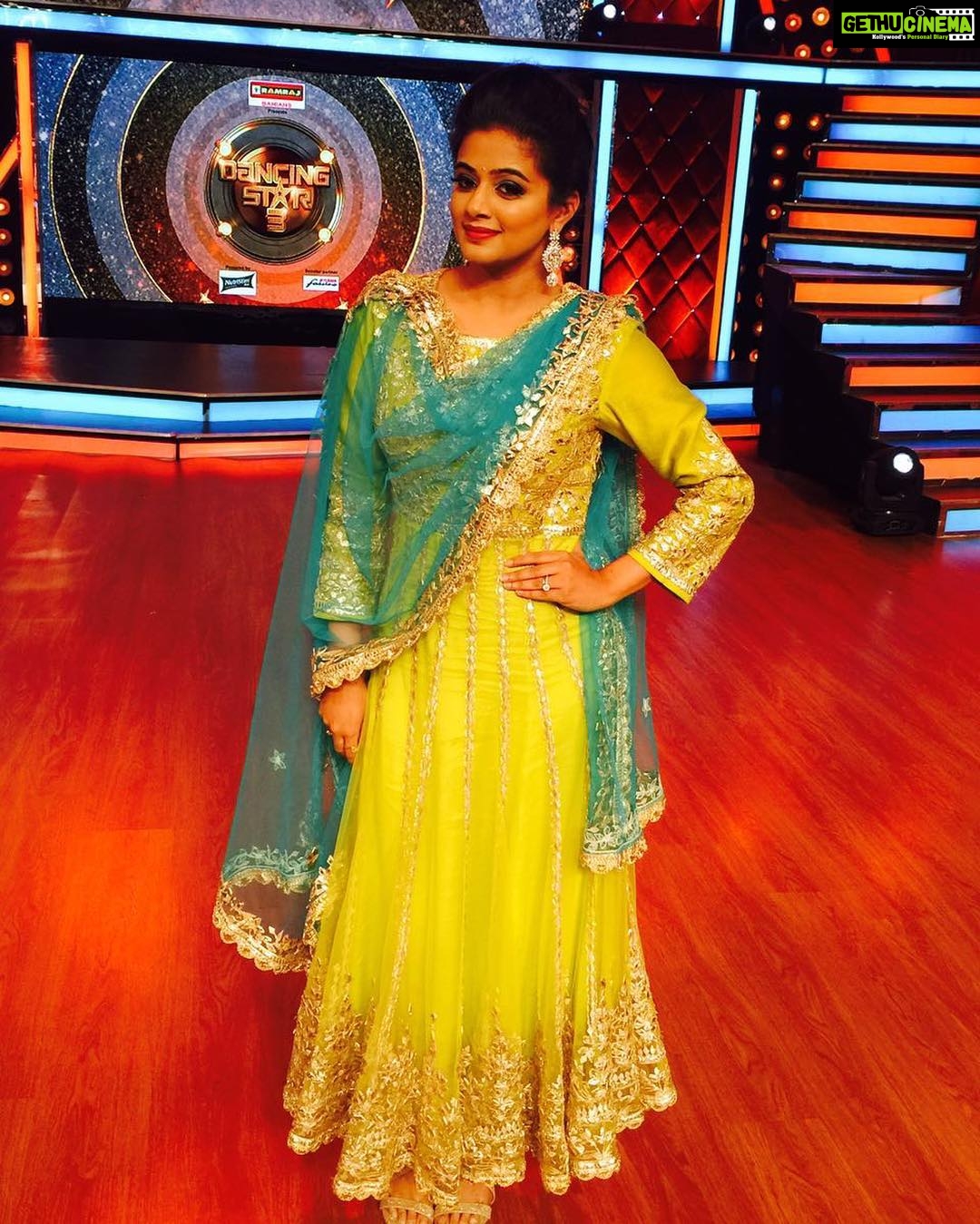 Priyamani Instagram - Wearing this beautiful lime green floor length Anarkali salwar with aqua coloured dupatta designed by @heenakochharofficial and styled by me louuuly @mehekshetty #dancingstar#semifinals#colourskannada# thank u @ydu_makeup for dolling me up