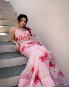 Priyamani Instagram - Elegance never goes out of style ❤️❤️ Saree : @picchika (custom made)  Earrings : @rubansaccessories @oakpinionpr  Styled by : @mehekshetty ❤️❤️ Pictures : @v_capturesphotography  Makeup : @pradeep_makeup  Hairstyle: @shobhahawale  Personal assistant: @kakarla.p  #etv #dheekingsvsqueens #lovethejourney #dontmissout‼️