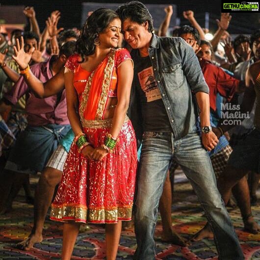 Priyamani Instagram - #2years of chennai express!!!what a wonderful journey it was!thank u Shah Rukh Khan and Rohit Shetty and Deepika Padukone..and last but not the least thank u @mehekshetty for designing my outfit and from there on started our beautiful friendship too!!love u!!😘
