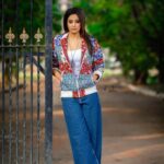 Priyamani Instagram – Thank you my louuuuu @mehekshetty for styling me so well in this gorgeous jacket by @octoberjaipur and pants by @zara ❤️❤️❤️thank you @v_capturesphotography for these beautiful pics ❤️❤️ makeup and hairstyle by my favourites @pradeep_makeup and @shobhahawale ❤️❤️ personal assistant @kakarla.p  #etv #dheekingsvsqueens #dontmissout #lovemyjob❤️