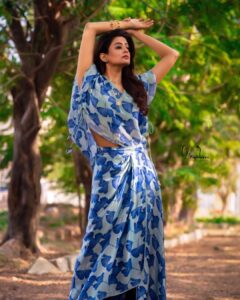 Priyamani Instagram - Thank you my louuuui @mehekshetty for styling me so well in this gorgeous outfit by @riminayakindia and managed so well by @poppublishmedia ..thank you @v_capturesphotography for these gorgeous pics❤️❤️..makeup and hair style by my favourites @pradeep_makeup and @shobhahawale ❤️❤️..personal assistant @kakarla.p ... #etv #dheekingsvsqueens #dontmissout