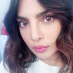 Priyanka Chopra Instagram - Hair for days.. @pantene ❤️🎉 New York, New York