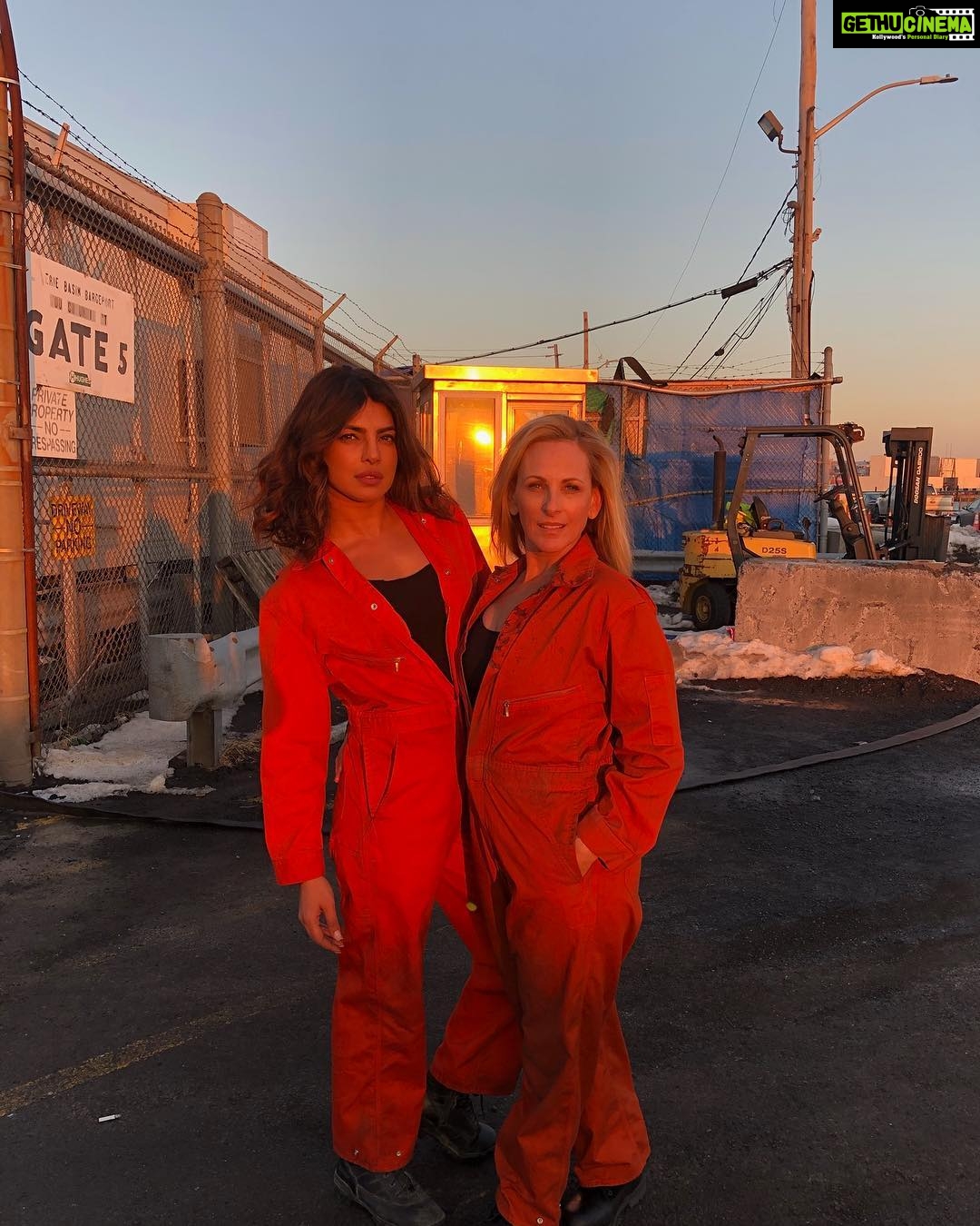 Priyanka Chopra Instagram - Looking forward to today’s shoot with u @themarleematlin .. just us.. Golden girls.. @abcquantico @mseitzman #Quantico3 New York, New York