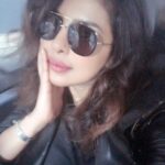 Priyanka Chopra Instagram - Round and round and round we go.. tel me now u know.. On my way to Work #carfie ❤️🌸😊 New York, New York