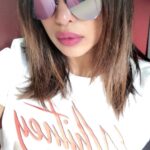 Priyanka Chopra Instagram – Need for sleep.. y am I always sleep deprived in mumbai!! 🤪🤟🏼😜😂#Carfie #holidayseason Mumbai, Maharashtra