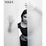 Priyanka Chopra Instagram – 🖤 @vogueaustralia

Photography by @bibicornejoborthwick
Styled by @kphelan123
Hair by @hairbysammcknight
Make-up by @wendyrowe
Manicure by @nailsbymh
Talent director @rikki_keene
Wearing @chanelofficial & @bulgari
Production by @ellalouisemoore_  @roscoproduction
Words by @hannahroserose