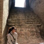 Priyanka Chopra Instagram - There is no easy walk to freedom... #werkit #stoneage #onwardsandupwards 👍🏽❤️ Rome, Italy