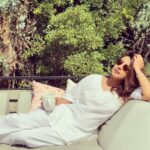 Priyanka Chopra Instagram – Sundazeeee.. coffee and company… #lalife #kurtapajamaswag ❤️❤️pic credit : @mubinarattonsey Los Angeles, California