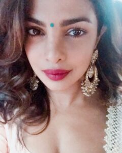 Priyanka Chopra Instagram - Happy Ganesh Chaturthi. #ganpatibappamorya🙏 #rainyMumbai #Happybeinghome #Faith