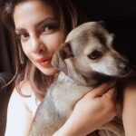 Priyanka Chopra Instagram - Post work #carfie @diariesofdiana is 😴