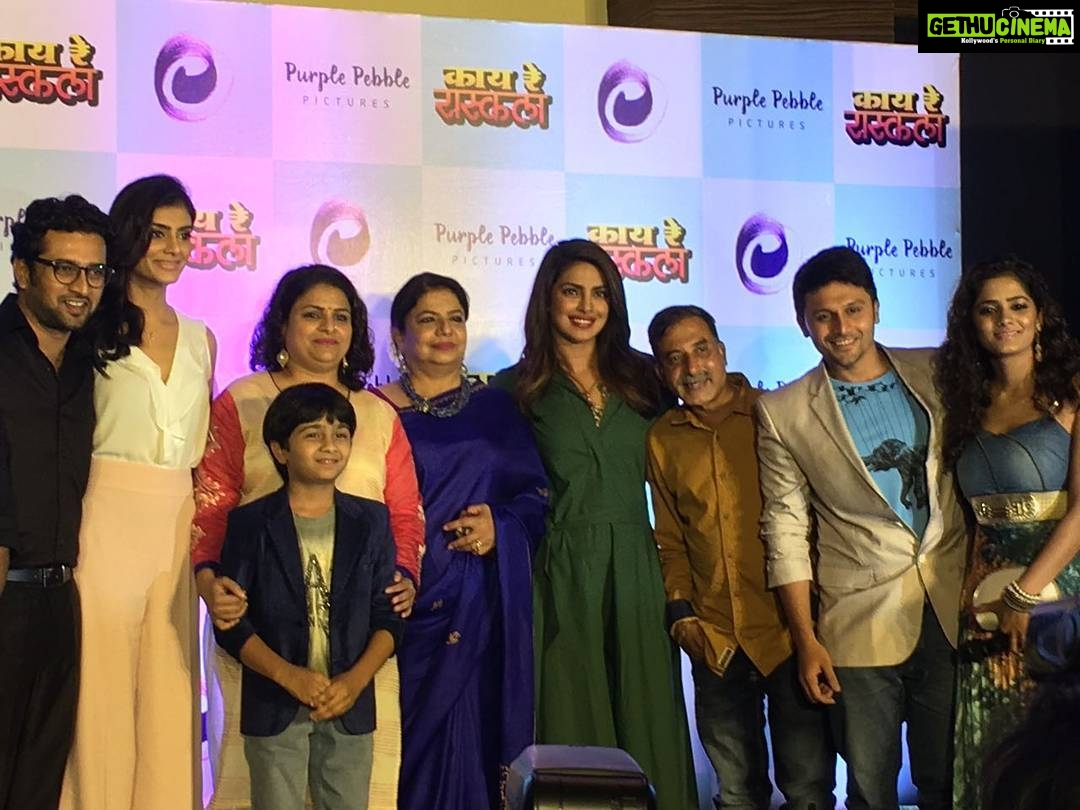 Priyanka Chopra Instagram - A big thank you, to my wonderful cast and director for making #KaayReRascalaa happen. Big shout out to the rest of the cast and crew. Much love and best wishes to all of us! @purplepebblepictures @madhuchopra @gauravghatnekar @nihargite @bhagyashreemote @i_acheko #AishwaryaSonar #NikhilRatnaparkhi #SupriyaPathare