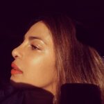 Priyanka Chopra Instagram – Wait what…. staying above the surface.. #lifessurprises #keepmoving ❤️🎉🙌🏼🥂💋#nofilter #magiclight #twilightprincess