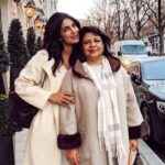 Priyanka Chopra Instagram - “I do what I want, where I want, when I want.... if my mom says it’s ok. “- unknown Today we celebrate motherhood. The beginning of all life. Here’s to all the mothers all around us that boundlessly create, nurture and love. Please know you are appreciated and seen. I’m so blessed to look up to two incredible women who lead by example everyday. Love you Happy Mother's Day to everyone❤️ @drmadhuakhourichopra @mamadjonas