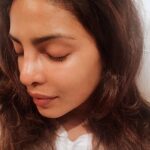 Priyanka Chopra Instagram – 5 am call times. I still don’t know how I feel about them.. hmmm. 😴😏#nofilter #nighttimeroutine @111skin ❤️ #cleanskinisthebestskin