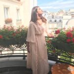 Priyanka Chopra Instagram - Ahhh...Paris 💜#couture2017 @ulyana_sergeenko_moscow @rderavenel ❤️