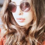 Priyanka Chopra Instagram - The sun n I.. what can I say... it's complicated... 💛❤️❤️ #weekendvibes ..