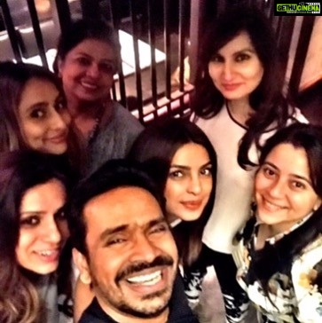 Priyanka Chopra Instagram - Good thing @mushtaqshiekh likes to take pictures. #friendsandfamily @madhumalati @tam2cul @srishtibehlarya @mamtaanand10 @vjanusha @siddharthchopra89