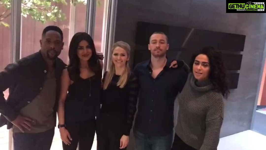 Priyanka Chopra Instagram - 5. Minutes. To. Go. Don't move, coz it's time for #Quantico. #QuanticoMondays @BlairUnderwood_official @thejohannabraddy @jazmasri #JakeMcLaughlin