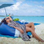 Priyanka Chopra Instagram - Dreaming of a boat on an island... with my guy.. @nickjonas ❤️❤️ #throwback2019 ⚓️🏖 📸- @akarikalai The Bahamas