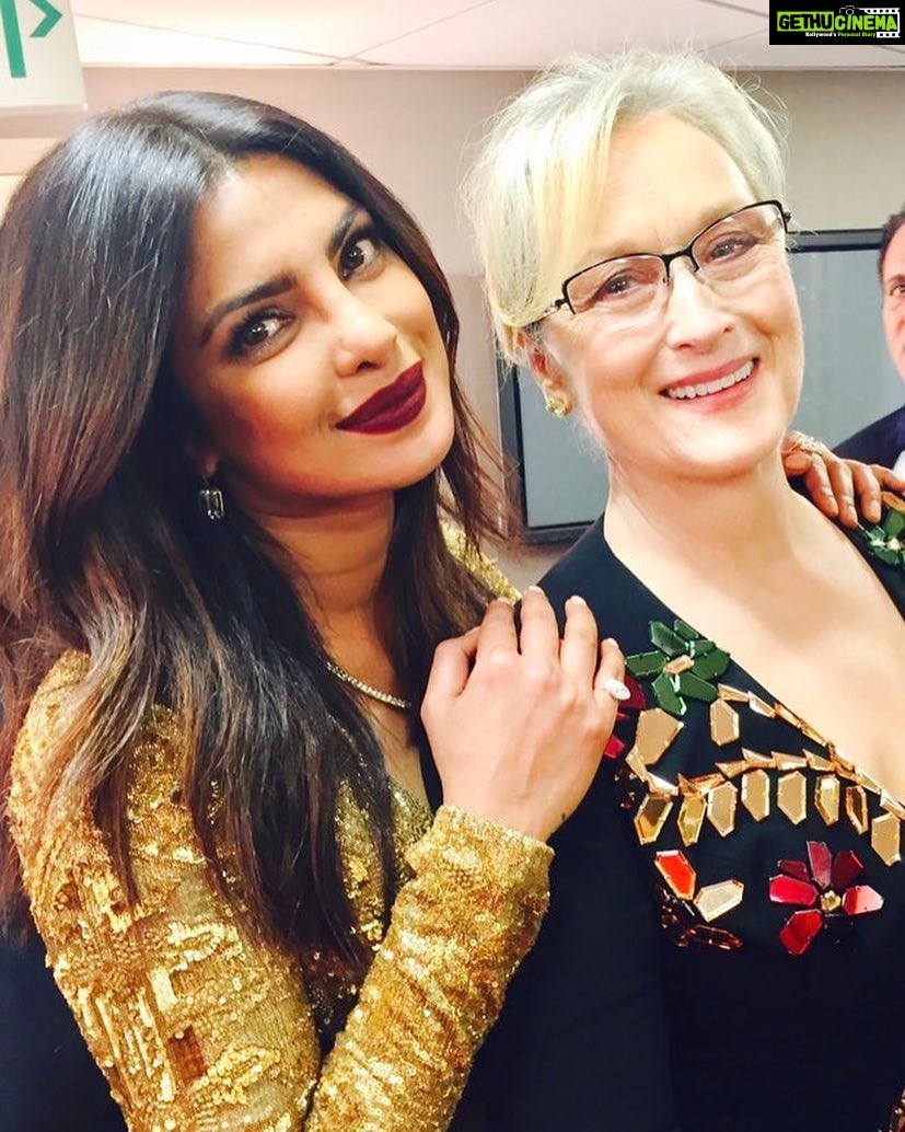 Priyanka Chopra Instagram - Quoting my favourite #MerylStreep, as I call an end to this night...when you have a broken heart...make art. You are astounding! #FanGirl