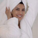 Priyanka Chopra Instagram – A much needed self-care Sunday, featuring @anomalyhaircare’s Deep Conditioning Treatment Mask! Packed with rich castor seed and avocado oil, this mask is perfect when your hair needs a little extra TLC.
Have you guys tried any @anomalyhaircare products yet? If yes, comment your favorite below! Available exclusively at @Target.