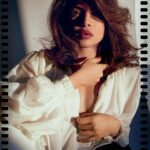Priyanka Chopra Instagram - This picture is 60% hair and 40% lips and I’m here for it 😂 #fbf @harpersbazaararabia, 2018 📸 @davidslijper Styling @sarahgorereeves Makeup @yumi_mori Hair @owengould Nails @ginaedwards_