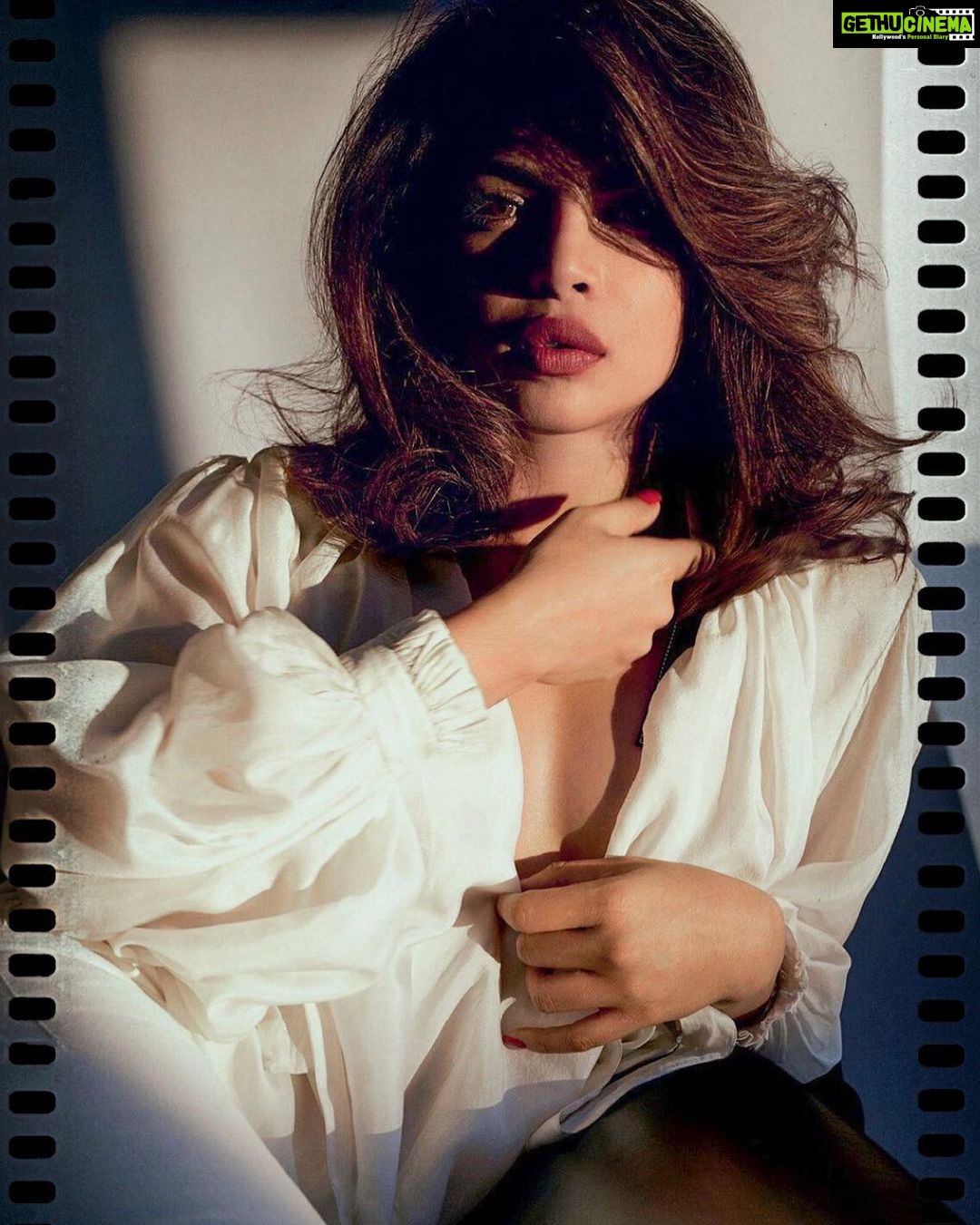 Priyanka Chopra Instagram - This picture is 60% hair and 40% lips and I'm  here for it 😂 #fbf @harpersbazaararabia, 2018 📸 @davidslijper Styling  @sarahgorereeves Makeup @yumi_mori Hair @owengould Nails @ginaedwards_ -  Gethu Cinema