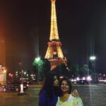 Priyanka Chopra Instagram – Pure love. Love u @chopramm2001 Eiffel kiss #PCInParis #QuanticoInFrance #parisInfatuation Tour Eiffel