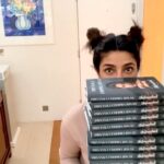 Priyanka Chopra Instagram – Sleep, sign 800 copies of Unfinished, repeat 😝
Can’t believe it’ll be out for the world to read in 2 days!!!