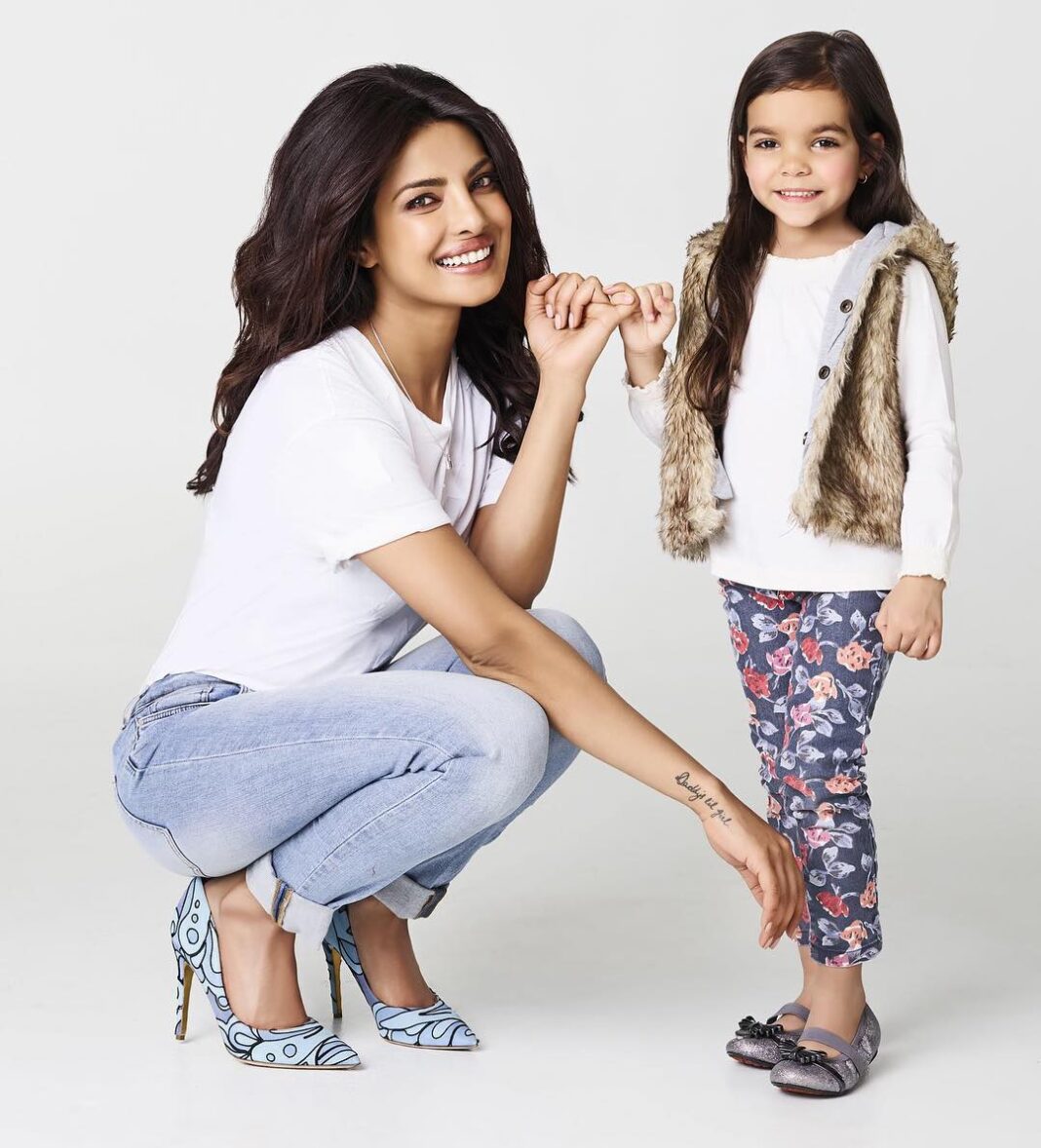 Priyanka Chopra Instagram - This lil cutie Sofia and I #MAKEAPROMISE to help children in urgent need. Too many children of this world are at risk with exposure to conflicts, diseases and natural disasters…they need us. There are many ways to lend us your support: Buy the Silver Lockit in Louis Vuitton stores and $200 will be donated to #UNICEF, do a 'Pinky Promise' - link your pinky with someone you love/admire and post it with #MAKEAPROMISE, or join us now and donate on www.louisvuitton.com/lvforunicef @louisvuitton @unicef  #makeadifference #lvforunicef #louisvuitton