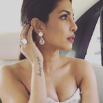 Priyanka Chopra Instagram - Diamonds are a girls best friend.. #Oscars