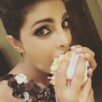 Priyanka Chopra Instagram – Red carpet prep!!! Yummmmmm! #PCAs tonight #BurgersAreTheBest