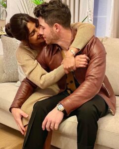 Priyanka Chopra Instagram - So much to be grateful for. Friends, family.. I love you @nickjonas ❤️✨ happy thanksgiving to everyone celebrating 🥳 London, United Kingdom