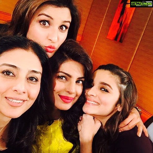 Priyanka Chopra Instagram - Wonderful evening with wonderful ladies... Tabu Alia parineeti.