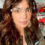 Priyanka Chopra Instagram – What shooting a movie looks like in 2020. Daily testing, face shields, and masks on hand. This was taken after hair and makeup where we wait right before we shoot, in a secure distanced zone …And masks on…in between all shots!! Staying safe is part of getting the job done✌️protect yourself and everyone around you. Stay positive! test negative! London, United Kingdom