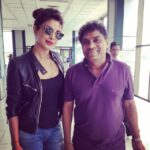 Priyanka Chopra Instagram - Met one of the greatest actors we have in Hindi cinema.big fan.Can't wait to c him perform live someday.. #JohnyLever pic.twitter.com/MJiSBdDNk3